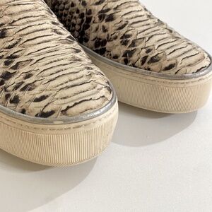 Stuart Weitzman Slip on women’s size 7 snakeskin pattern